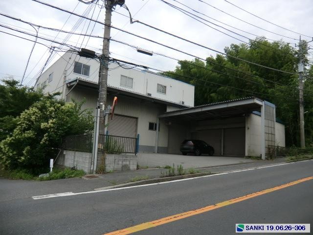 幹線道路沿 大型車輌可 国道16号至近　2階事務所　徒歩10分 駐車スペース付