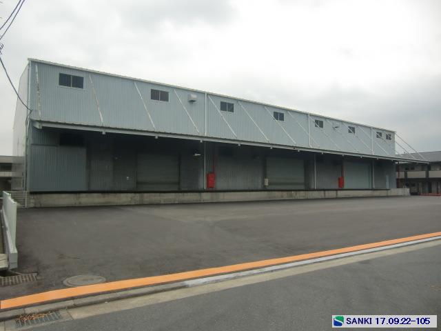 配送センター最適　貨物用EV3t 駐車スペース付 プラットホーム
